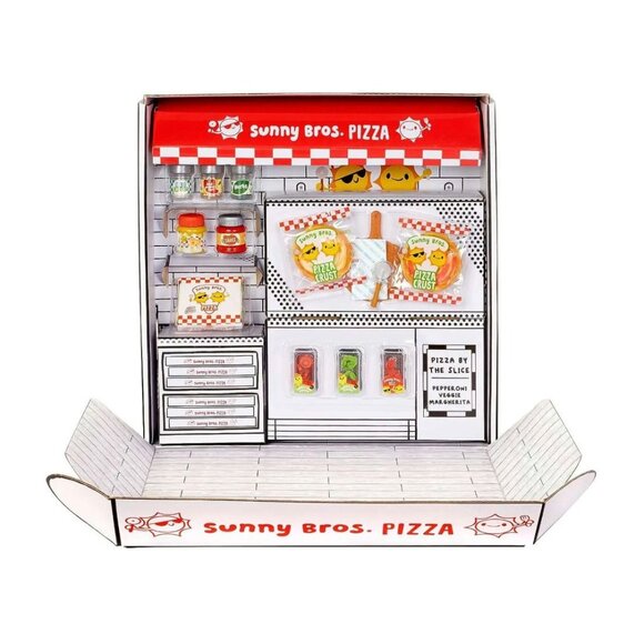 MGA's Miniverse - Make It Mini Pizza Party - Picture 1 of 4